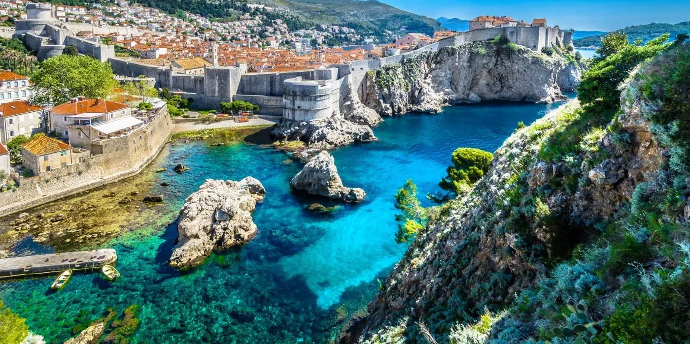 Lokrum Island Iron Throne replica near Dubrovnik — Qarth filming location in Game of Thrones